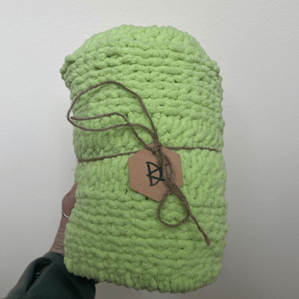 green knit blanket for babies